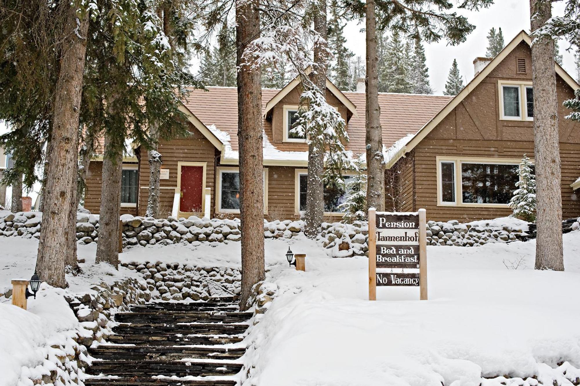 Banff Boutique Inn - Adults Only Екстериор снимка