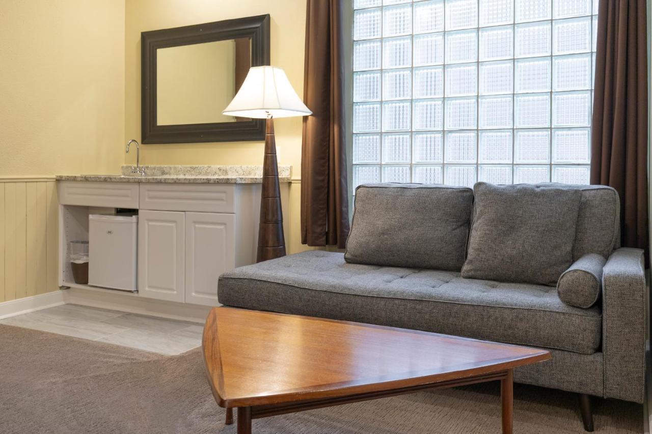 Banff Boutique Inn - Adults Only Екстериор снимка