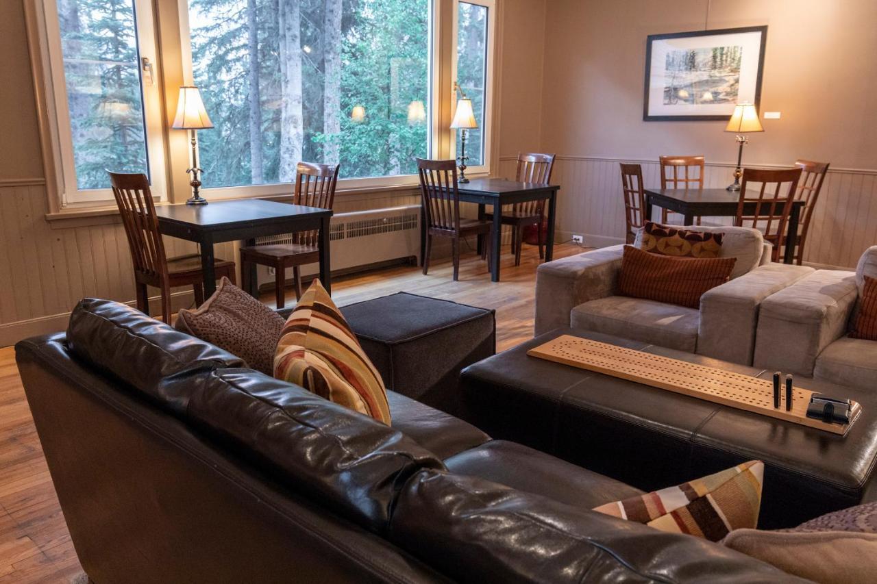 Banff Boutique Inn - Adults Only Екстериор снимка